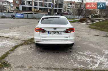 Седан Ford Fusion 2018 в 