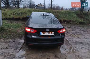 Седан Ford Fusion 2013 в 