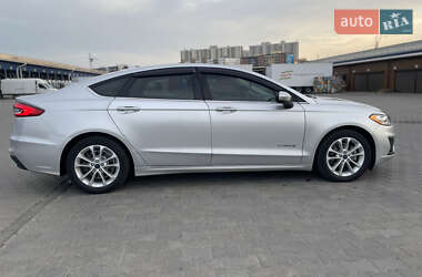 Седан Ford Fusion 2019 в Одессе
