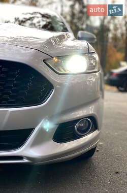 Седан Ford Fusion 2015 в 