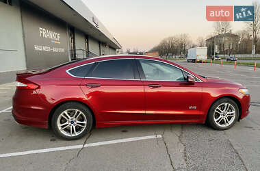 Седан Ford Fusion 2014 в 