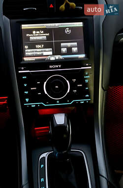 Седан Ford Fusion 2014 в 
