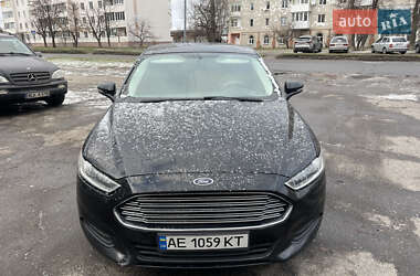Седан Ford Fusion 2015 в 