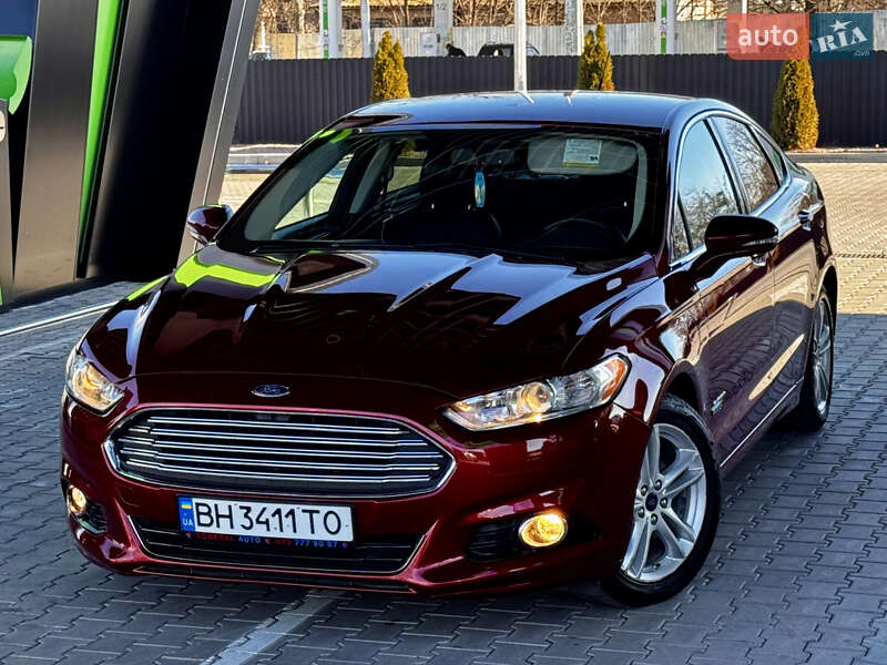 Седан Ford Fusion 2015 в 
