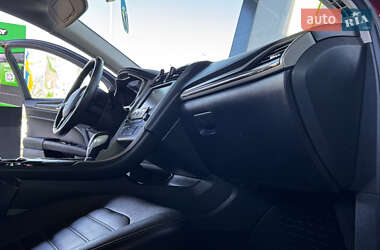 Седан Ford Fusion 2015 в 