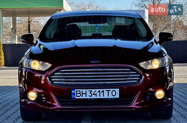 Седан Ford Fusion 2015 в 