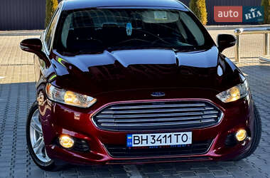 Седан Ford Fusion 2015 в 
