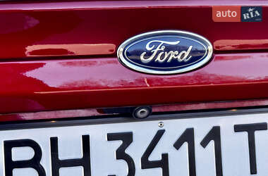 Седан Ford Fusion 2015 в 