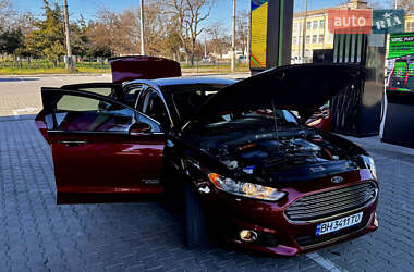 Седан Ford Fusion 2015 в 