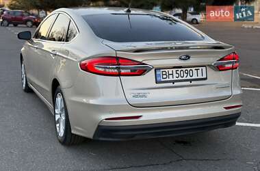 Седан Ford Fusion 2018 в Одесі
