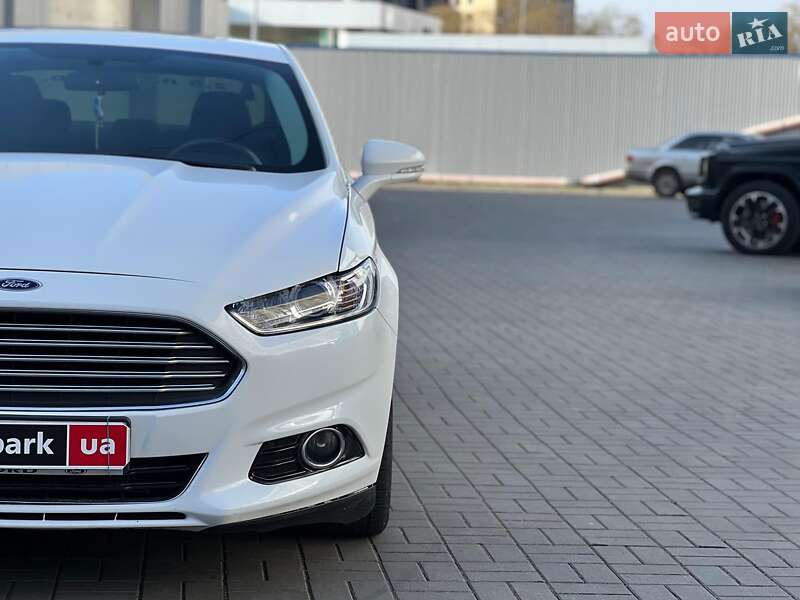Седан Ford Fusion 2015 в Одесі
