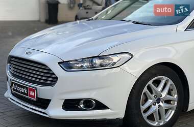 Седан Ford Fusion 2015 в 