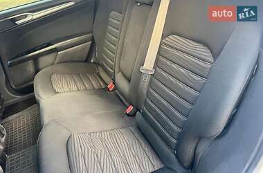 Седан Ford Fusion 2015 в 
