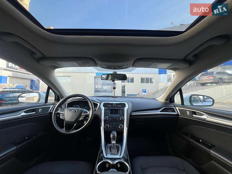 Седан Ford Fusion 2015 в Одесі