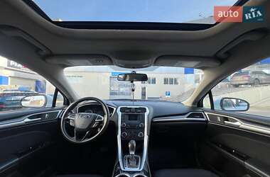 Седан Ford Fusion 2015 в 