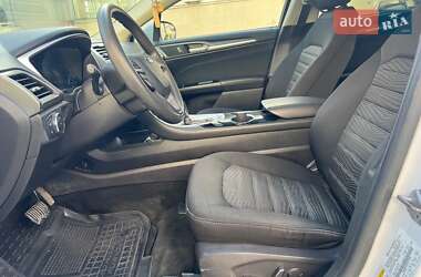 Седан Ford Fusion 2015 в 