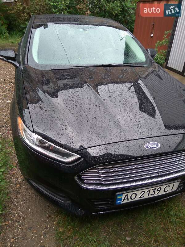 Седан Ford Fusion 2015 в Хусте