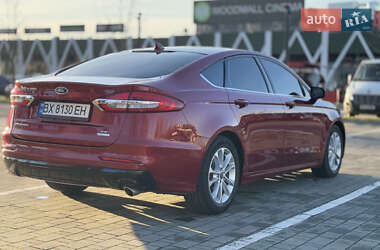 Седан Ford Fusion 2019 в 