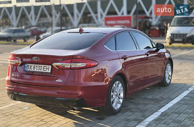 Седан Ford Fusion 2019 в 