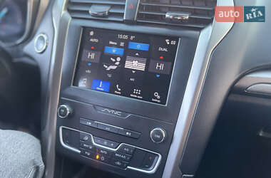 Седан Ford Fusion 2019 в 
