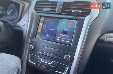 Седан Ford Fusion 2019 в 