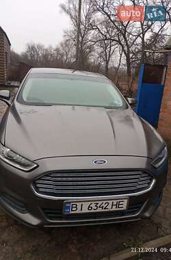 Седан Ford Fusion 2013 в Градижске