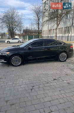 Седан Ford Fusion 2018 в Львове