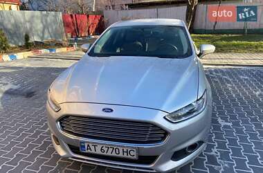 Седан Ford Fusion 2016 в 