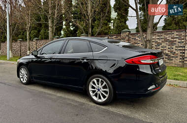 Седан Ford Fusion 2017 в 