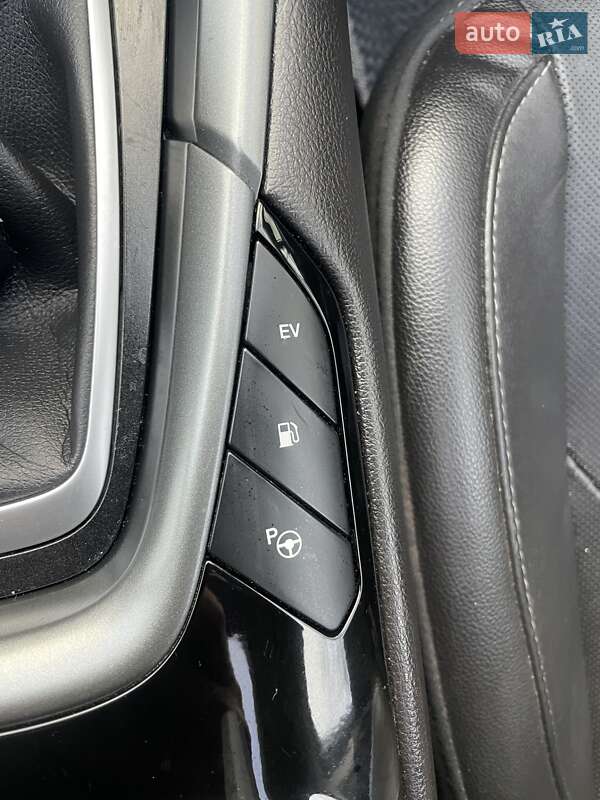 Седан Ford Fusion 2014 в Казатине