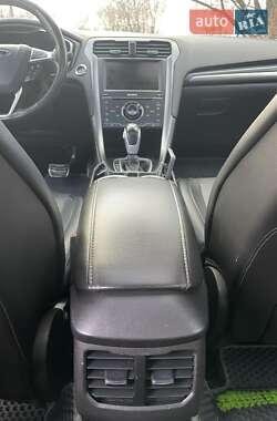 Седан Ford Fusion 2014 в 
