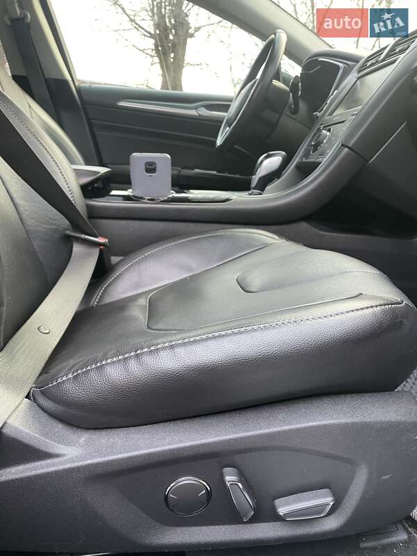 Седан Ford Fusion 2014 в Казатине