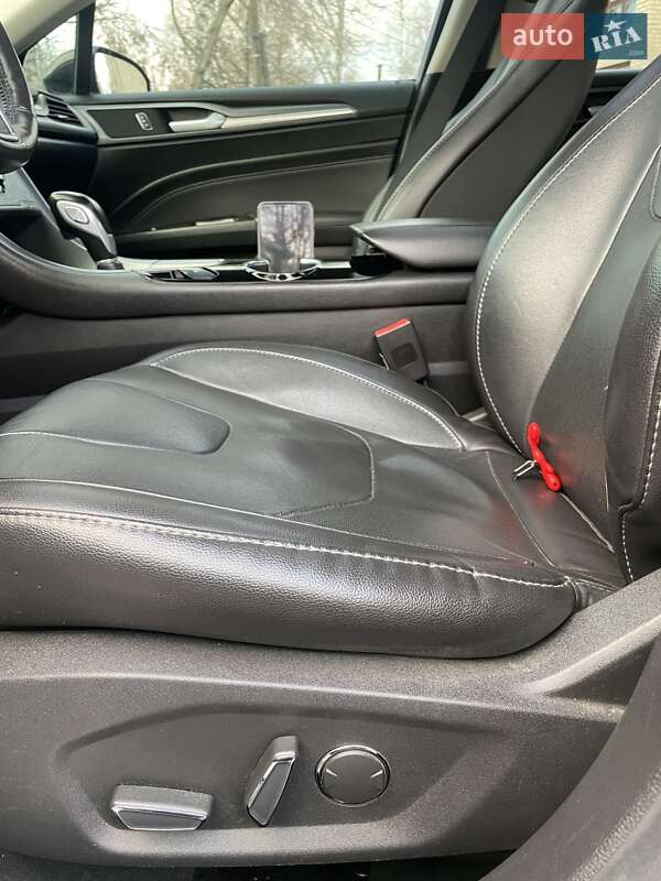 Седан Ford Fusion 2014 в Казатине