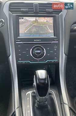 Седан Ford Fusion 2014 в 