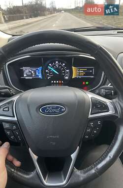 Седан Ford Fusion 2014 в 
