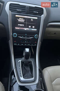 Седан Ford Fusion 2013 в 