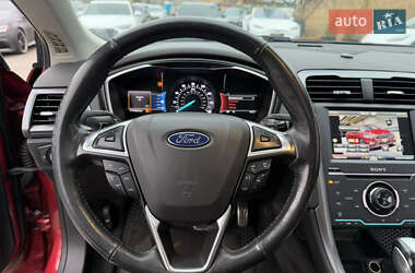 Седан Ford Fusion 2013 в 
