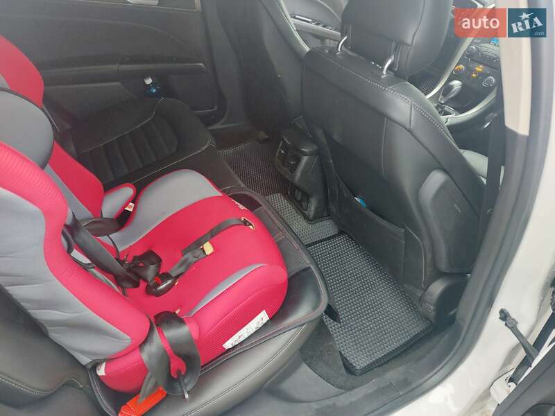 Седан Ford Fusion 2013 в Кагарлику