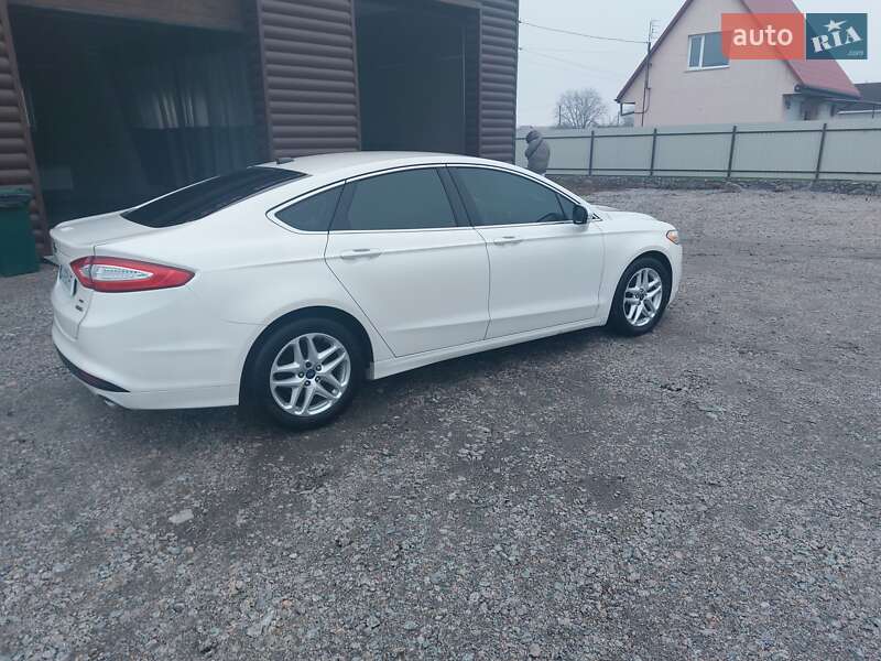 Седан Ford Fusion 2013 в Кагарлику