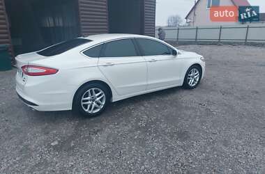 Седан Ford Fusion 2013 в 
