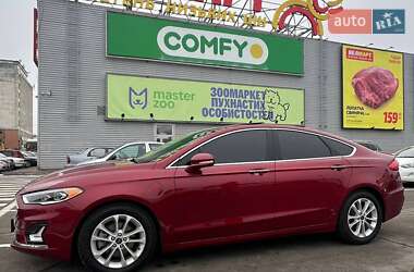 Седан Ford Fusion 2018 в 