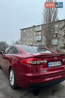 Седан Ford Fusion 2018 в 