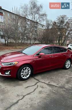 Седан Ford Fusion 2018 в 