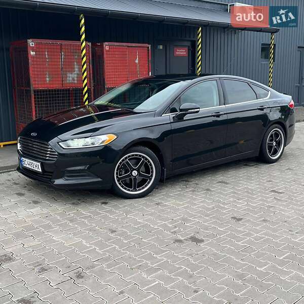 Седан Ford Fusion 2012 в Львові