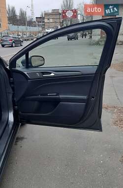 Седан Ford Fusion 2018 в 