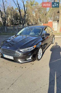 Седан Ford Fusion 2019 в 
