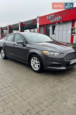 Седан Ford Fusion 2014 в 