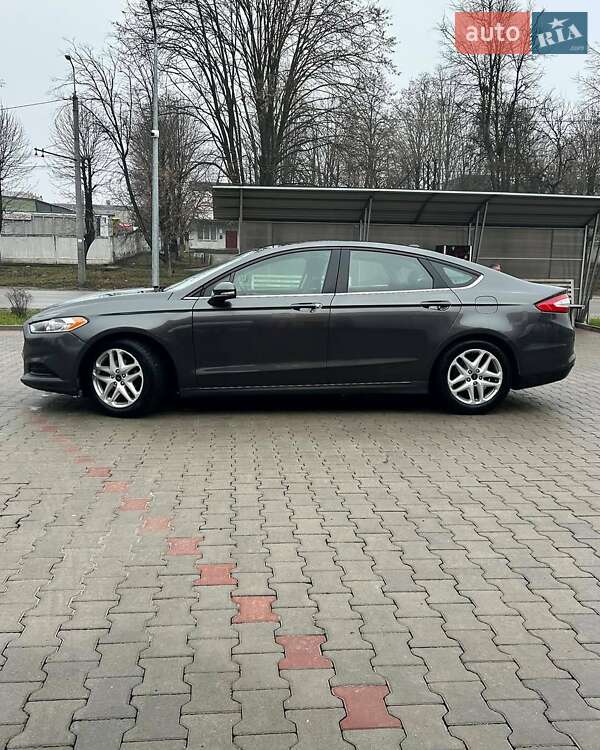 Седан Ford Fusion 2014 в Львові