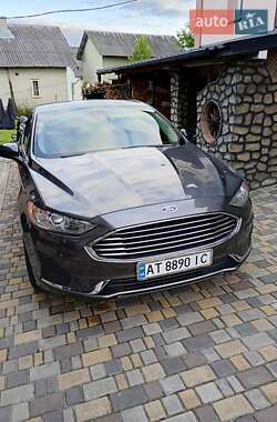 Седан Ford Fusion 2018 в 