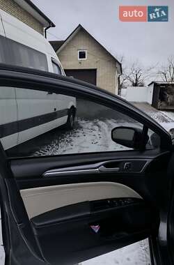 Седан Ford Fusion 2014 в Нововолынске